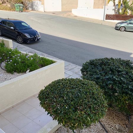 Beautiful 2 Bed Apartment In Peyia Valley, Paphos Exterior foto