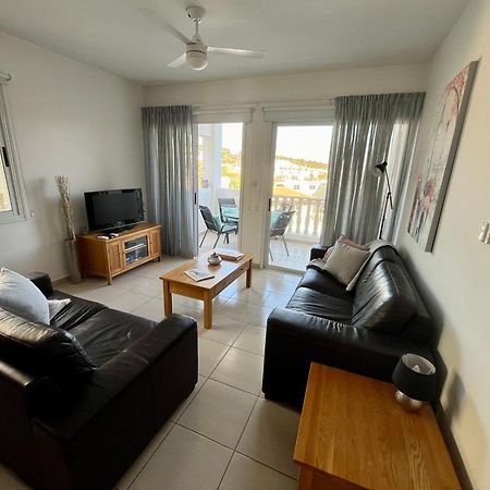 Beautiful 2 Bed Apartment In Peyia Valley, Paphos Exterior foto
