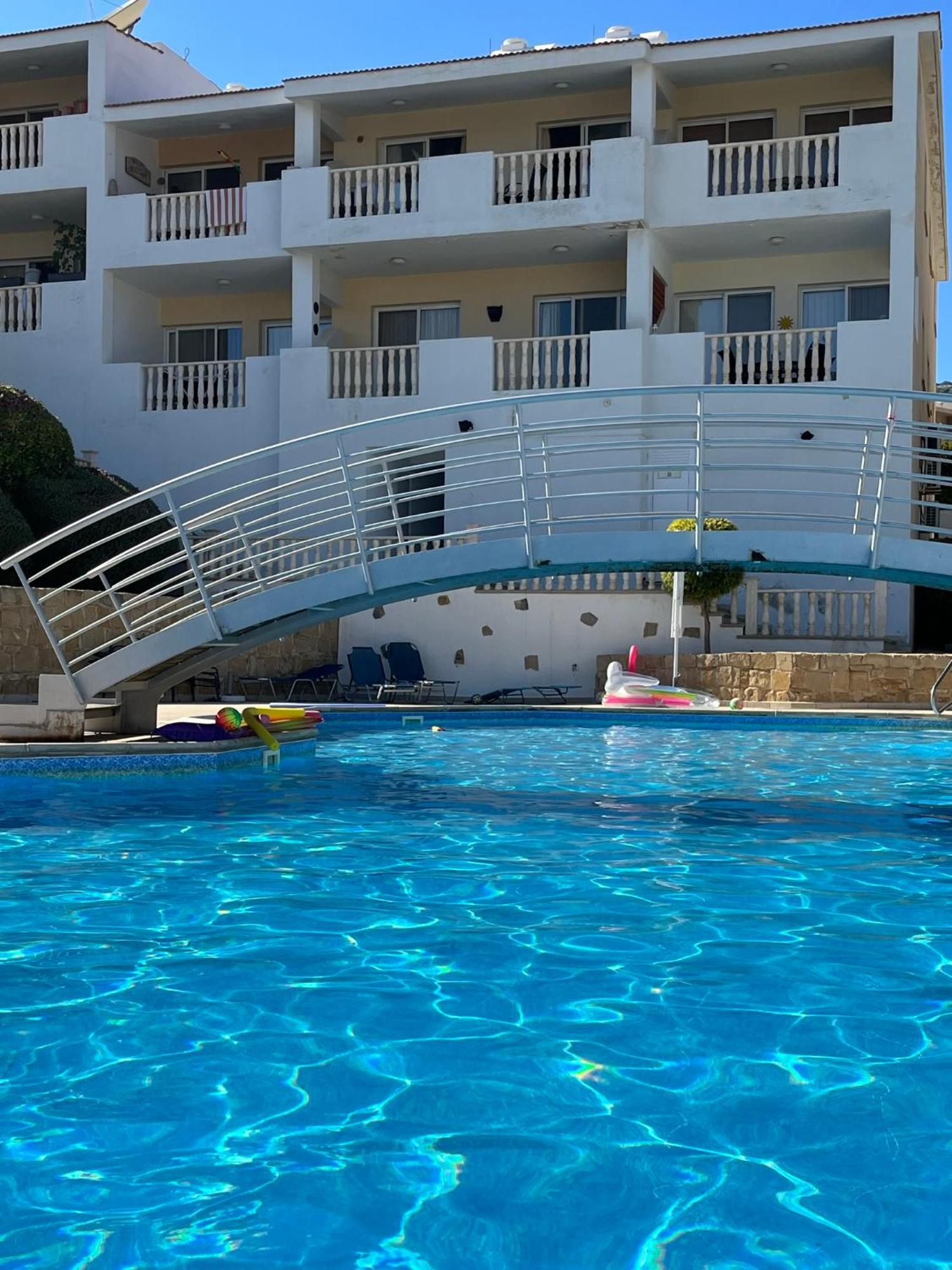 Beautiful 2 Bed Apartment In Peyia Valley, Paphos Exterior foto
