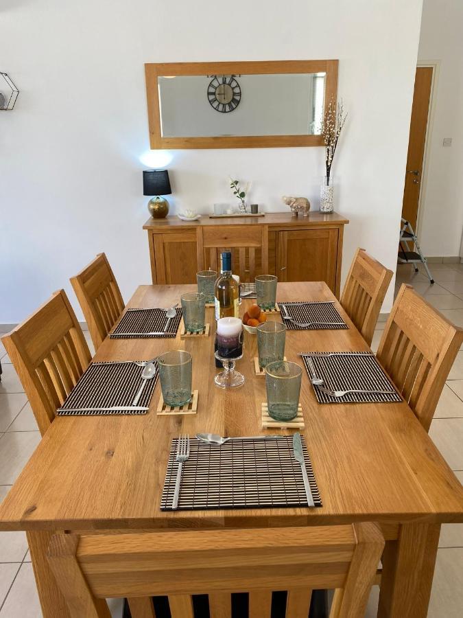 Beautiful 2 Bed Apartment In Peyia Valley, Paphos Exterior foto
