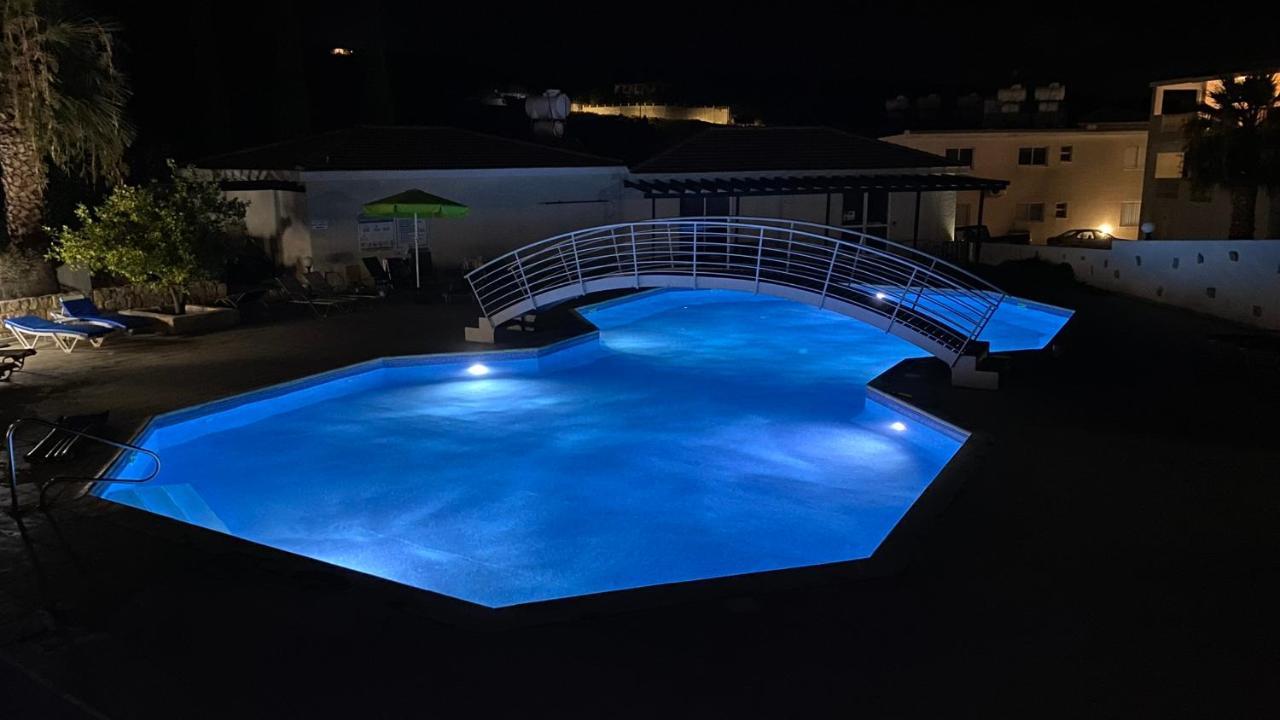 Beautiful 2 Bed Apartment In Peyia Valley, Paphos Exterior foto