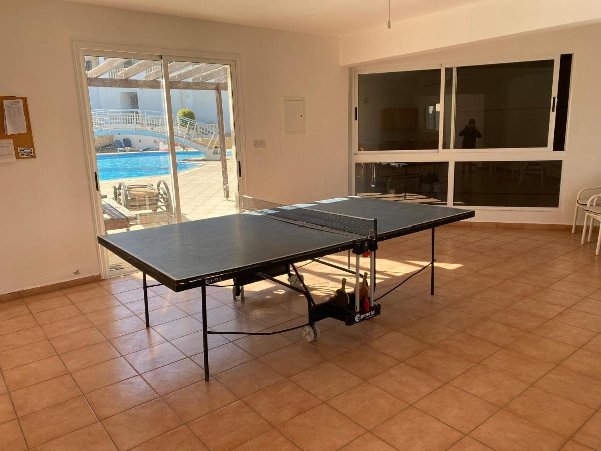 Beautiful 2 Bed Apartment In Peyia Valley, Paphos Exterior foto