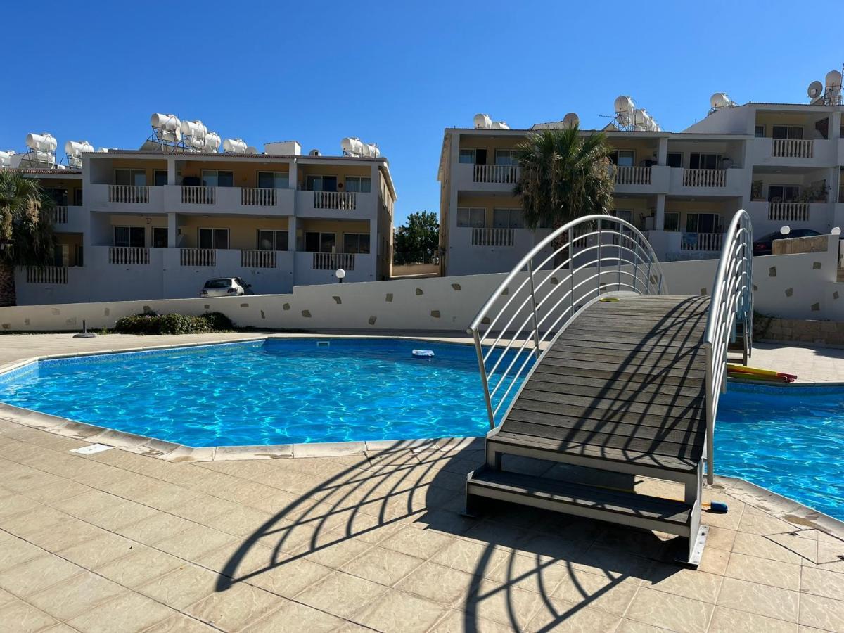 Beautiful 2 Bed Apartment In Peyia Valley, Paphos Exterior foto