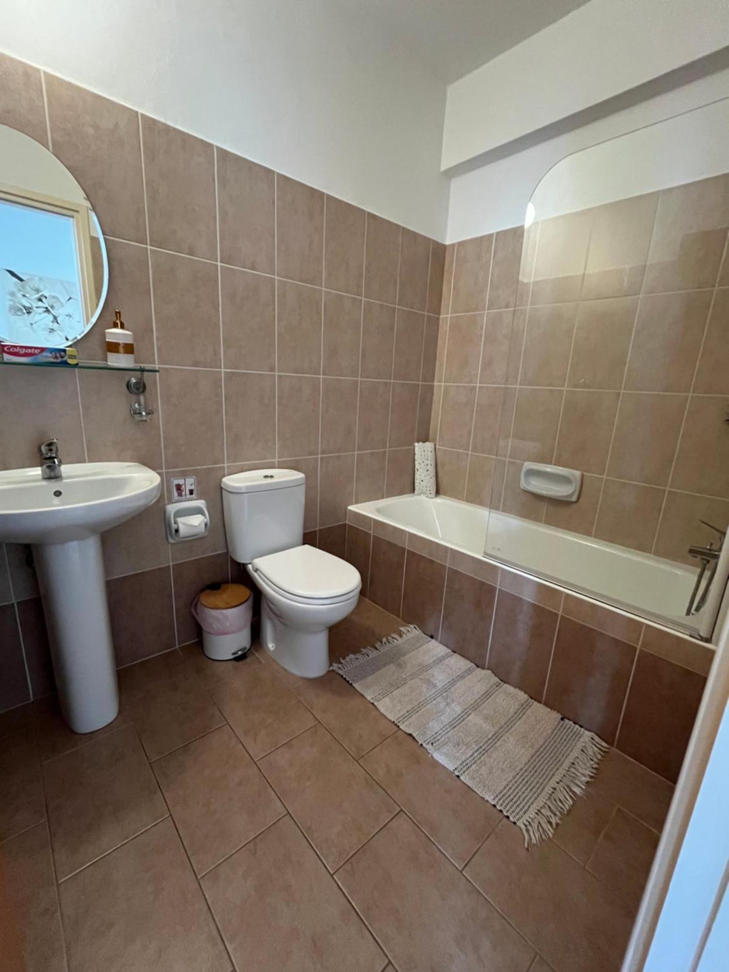 Beautiful 2 Bed Apartment In Peyia Valley, Paphos Exterior foto